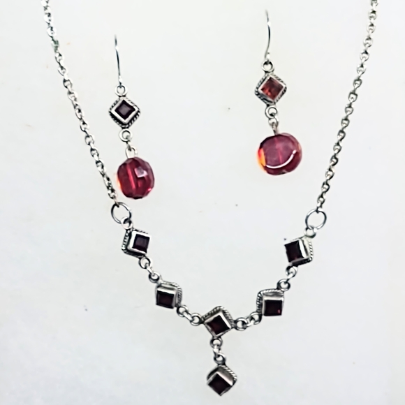 Chic Silver and Red Necklace Set - Picture 1 of 4